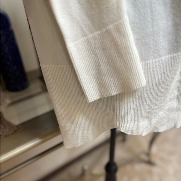 CYRUS Classic Cream Cowl Neck Rib Knit Scalloped Hem Tailored Soft Sweater Sz L - Picture 5 of 8